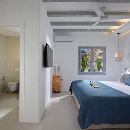 luxurious villa rental close to Mykonos Town