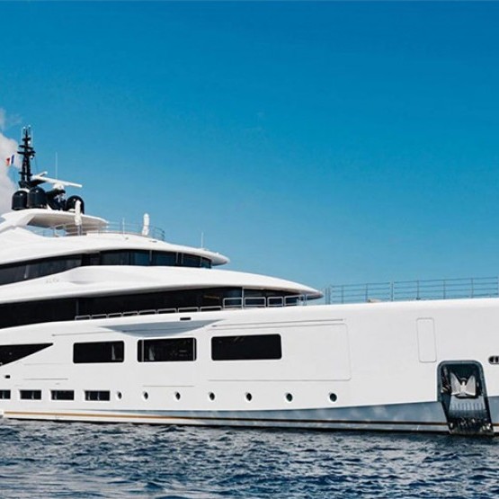 Alfa yacht charter Benetti