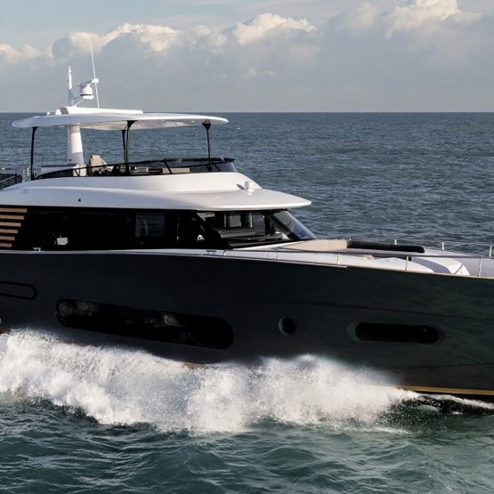 AZIMUT MAGELLANO 66 Yacht Charter