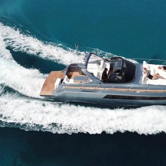 Cranchi 44' Mykonos yacht charter