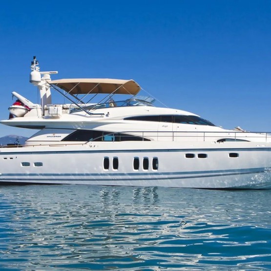 D5 yacht charter