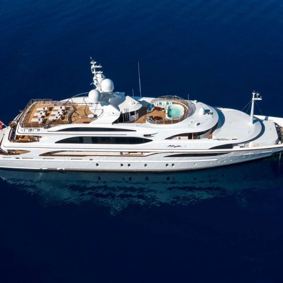 idyllic yacht Charter
