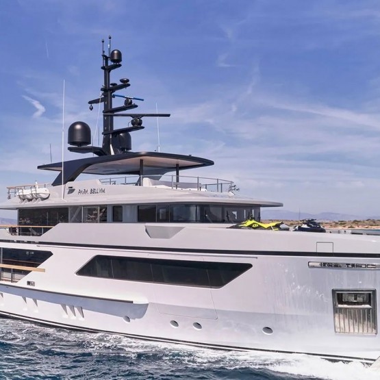 Para Bellum - 47m Sanlorenzo Yacht Charter