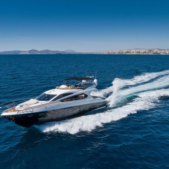 POLPO Yacht Charter | 21.07m Sunseeker