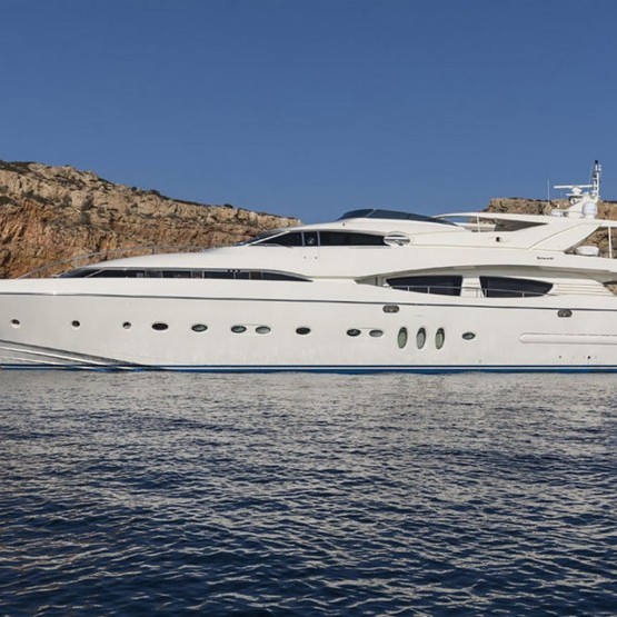 Rini V yacht charter