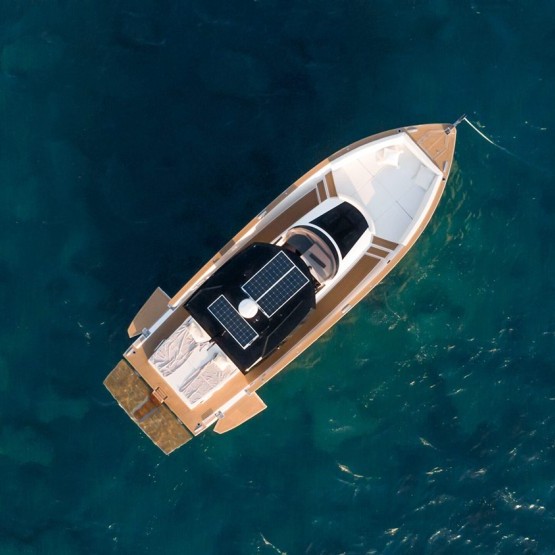 aerial photo of Tesoro 40 yacht inboard 