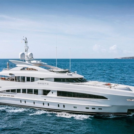 Daisy D yacht charter